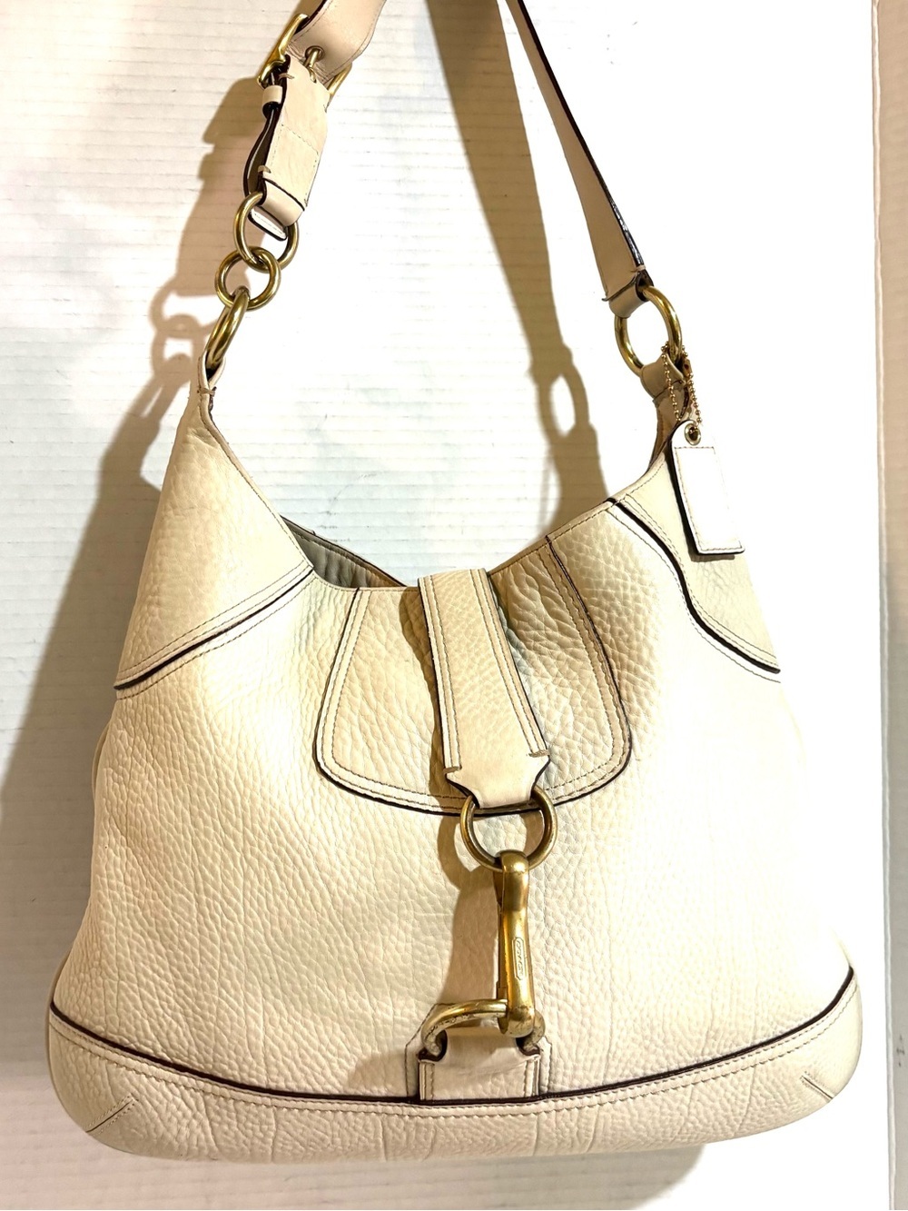 Coach vintage Cream Pebbled Leather Hobo bag with Brass Hardware